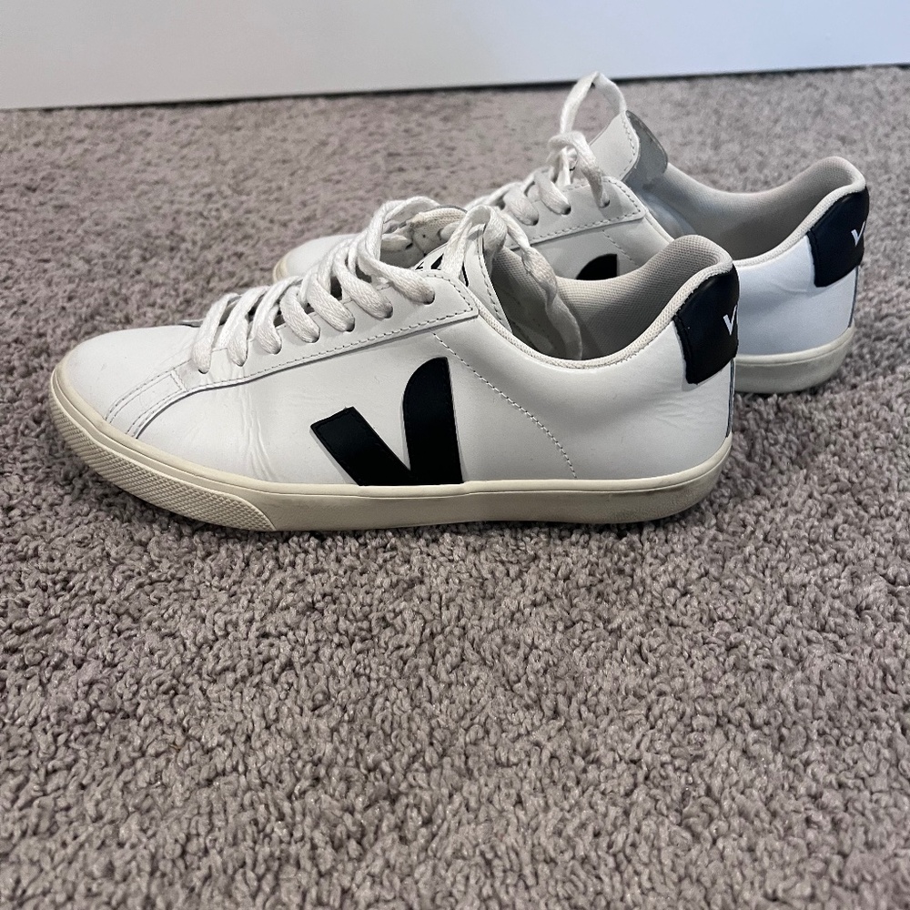 Women’s Veja sneaker